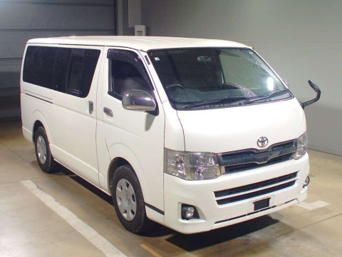 2013 Toyota Regiusace Van TRH200V[2]