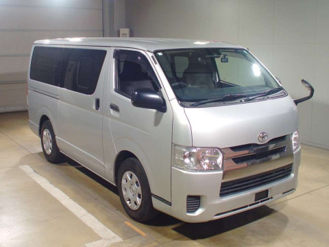 2020 Toyota Hiace Van GDH201V[2]