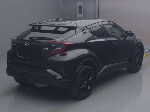 2019 Toyota C-HR ZYX10[1]