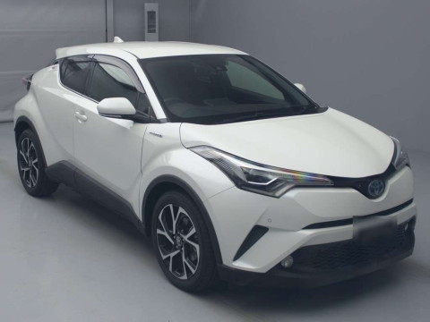 2017 Toyota C-HR ZYX10[2]