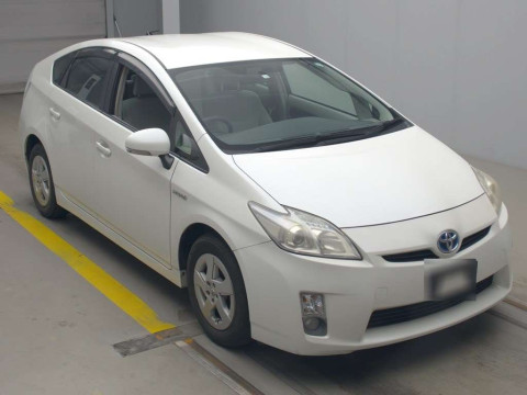 2010 Toyota Prius ZVW30[2]