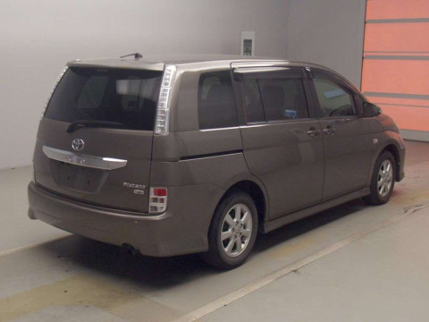 2013 Toyota Isis ZGM10W[1]