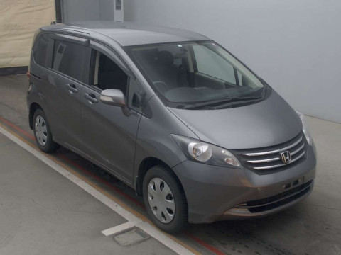 2010 Honda Freed GB4[2]