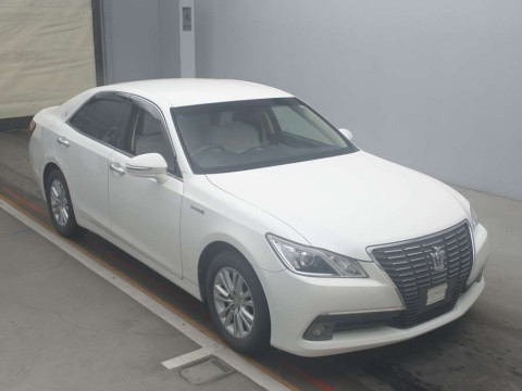 2014 Toyota Crown Hybrid AWS210[2]