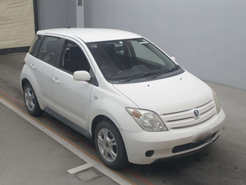 2003 Toyota IST NCP60[2]