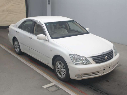 2004 Toyota Crown GRS182[2]