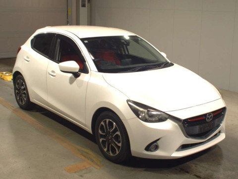 2015 Mazda Demio DJ5FS[2]