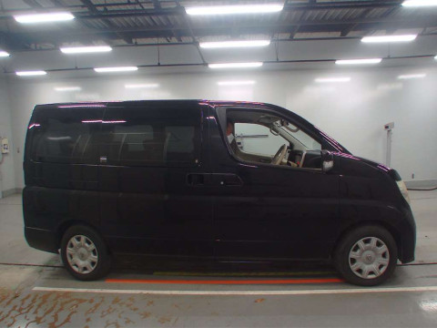 2006 Nissan Elgrand ME51[2]