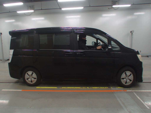 2010 Honda Step WGN Spada RK5[2]