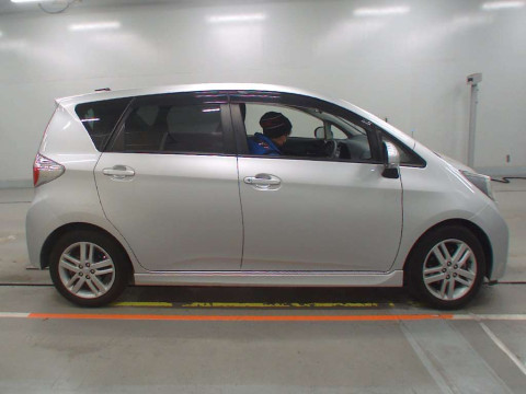 2014 Toyota Ractis NCP120[2]