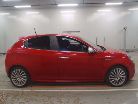 2014 Alfa Romeo Giulietta 940141[2]