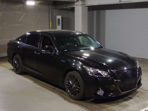 2015 Toyota Crown Hybrid AWS210[2]