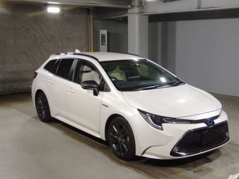 2020 Toyota Corolla Touring Wagon ZWE211W[2]