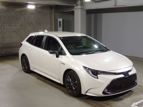 2020 Toyota Corolla Touring Wagon ZWE211W[2]