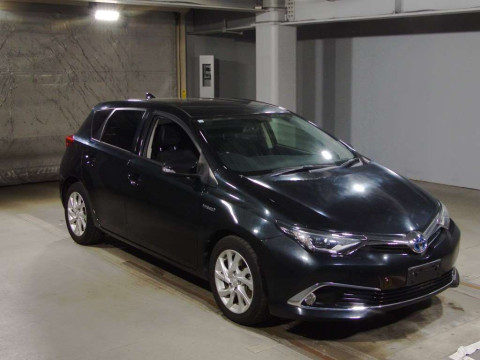 2016 Toyota Auris ZWE186H[2]