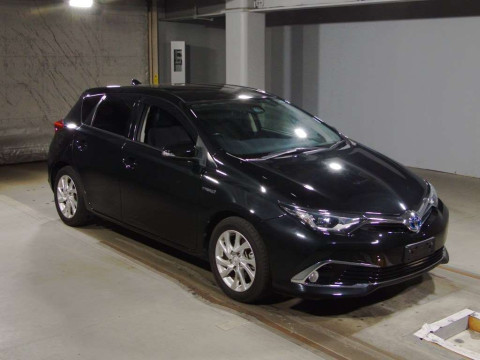 2016 Toyota Auris ZWE186H[2]