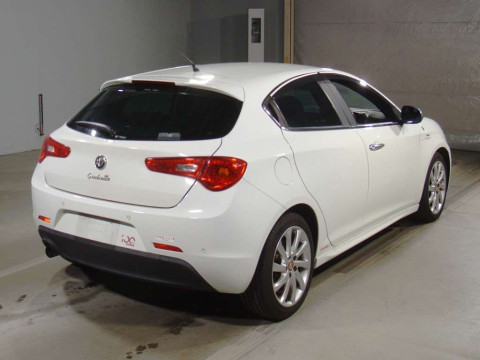 2012 Alfa Romeo Giulietta 94014[1]