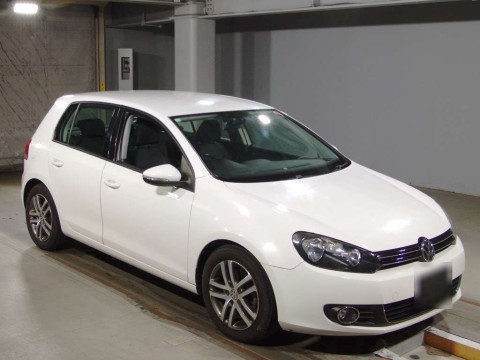 2010 Volkswagen Golf 1KCAX[2]