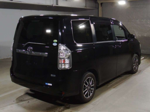 2012 Toyota Voxy ZRR70G[1]