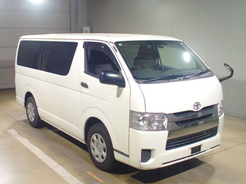 2017 Toyota Hiace Van KDH201V[2]