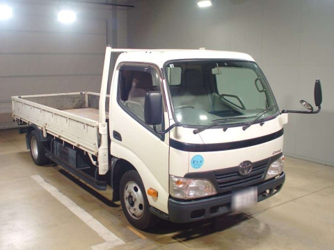 2010 Toyota Dyna Truck XZU548[2]