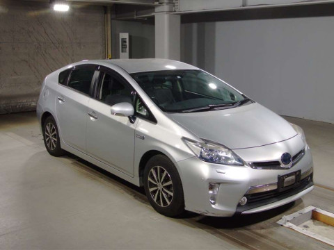 2012 Toyota Prius PHV ZVW35[2]