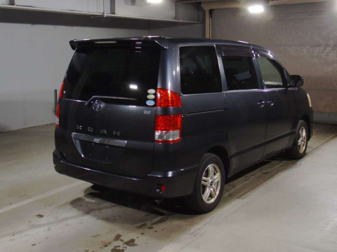 2006 Toyota Noah AZR60G[1]