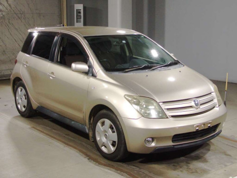 2004 Toyota IST NCP61[2]