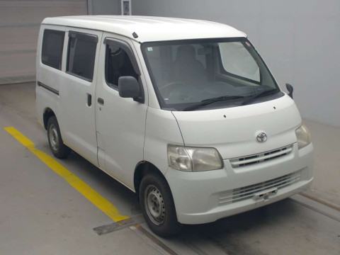 2011 Toyota Townace Van S402M[2]