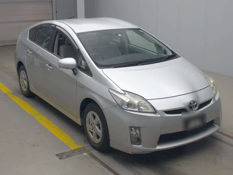 2010 Toyota Prius ZVW30[2]