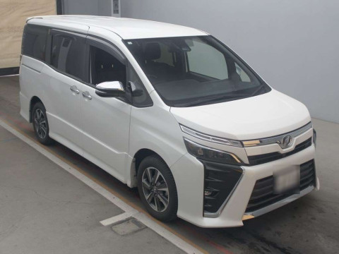 2018 Toyota Voxy ZRR80W[2]