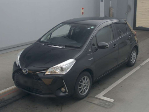 2017 Toyota Vitz NHP130[0]