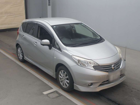 2013 Nissan Note E12[2]