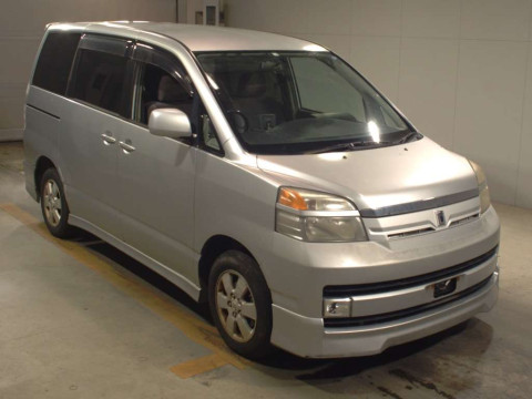 2002 Toyota Voxy AZR60G[2]