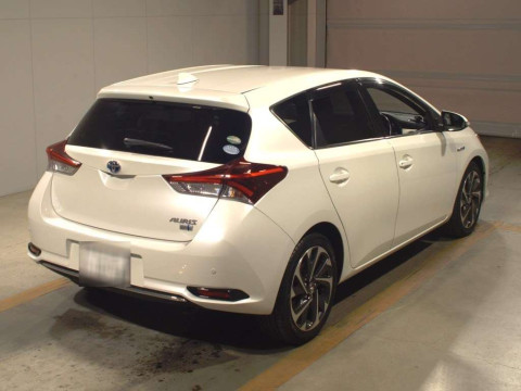 2017 Toyota Auris ZWE186H[1]