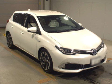 2017 Toyota Auris ZWE186H[2]