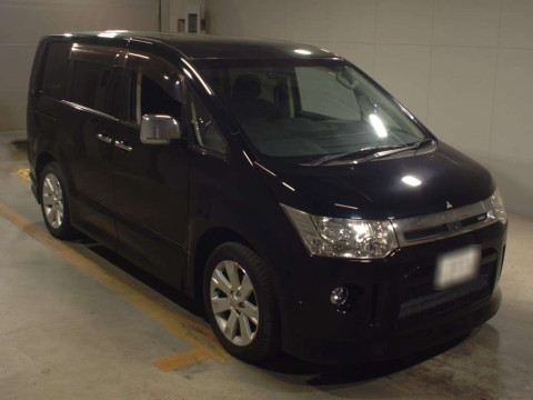 2011 Mitsubishi Delica D5 CV4W[2]