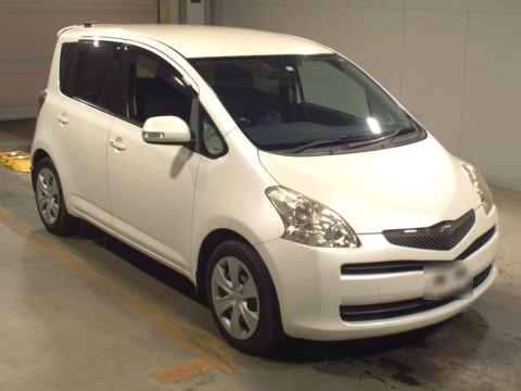 2010 Toyota Ractis NCP100[2]