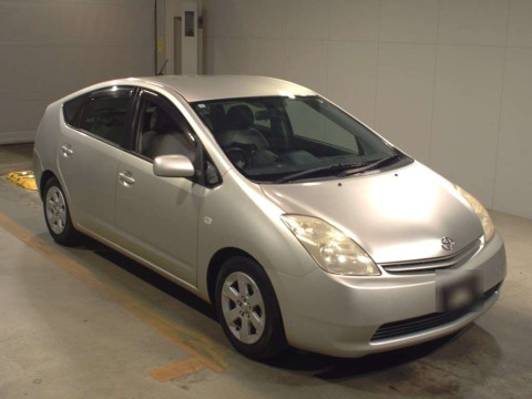 2005 Toyota Prius NHW20[2]