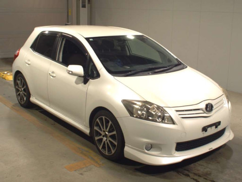 2010 Toyota Auris NZE151H[2]