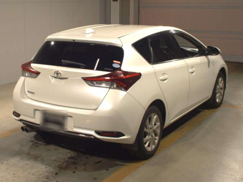 2016 Toyota Auris NZE184H[1]