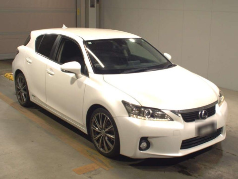 2011 Lexus CT ZWA10[2]