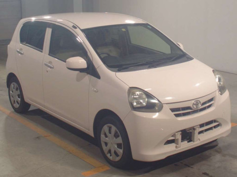 2012 Toyota Pixis Epoch LA300A[2]