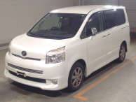 2010 Toyota Voxy