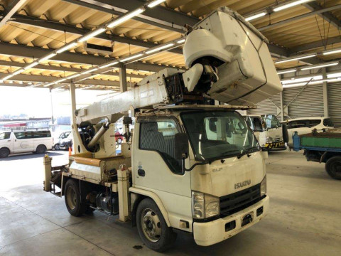 2013 Isuzu Elf Truck NKR85YN[2]