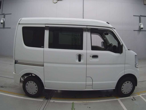 2015 Nissan NV100 Clipper DR17V[2]