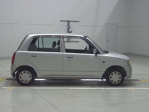 2002 Daihatsu Mira L700S[2]