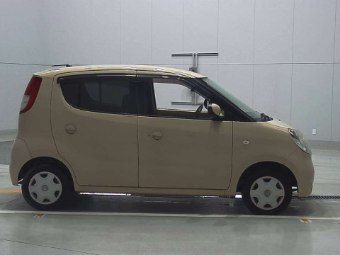 2010 Nissan Moco MG22S[2]