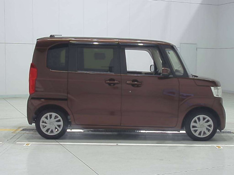 2017 Honda N-BOX JF3[2]