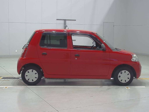 2010 Daihatsu Esse L235S[2]